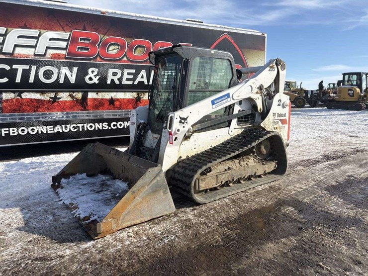2018-bobcat-t740-image-1