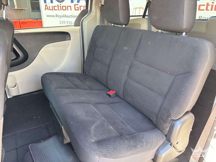 2017-dodge-grand-caravan-image-14