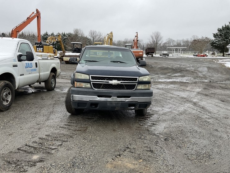 chevrolet-3500-image-2
