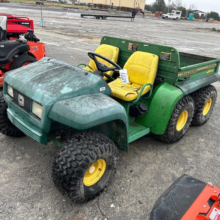 JOHN DEERE GATOR