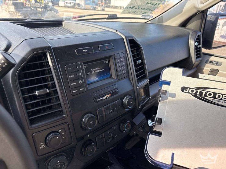 2017-ford-f150-image-21