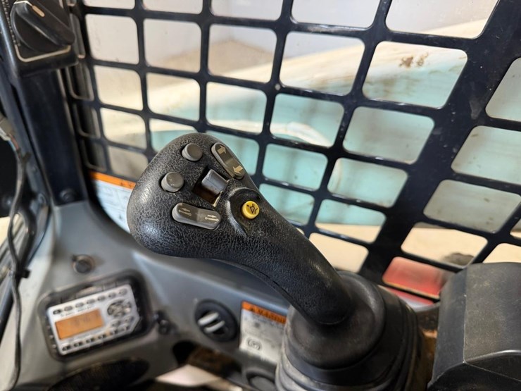 bobcat-t740-image-27