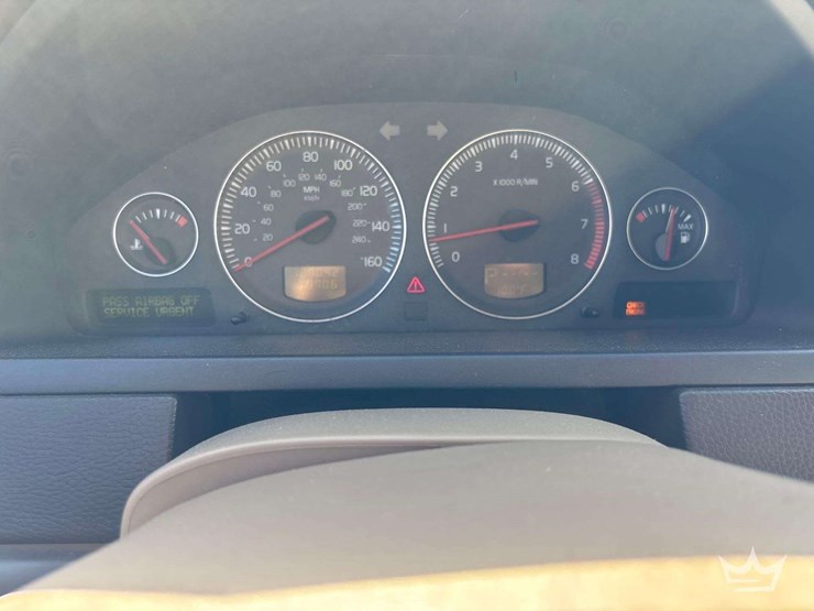 2010-volvo-xc90-image-15