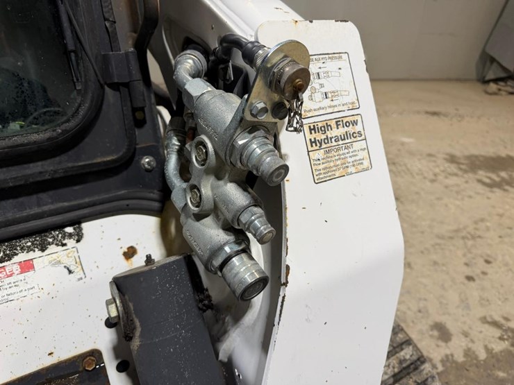 bobcat-t320-image-11