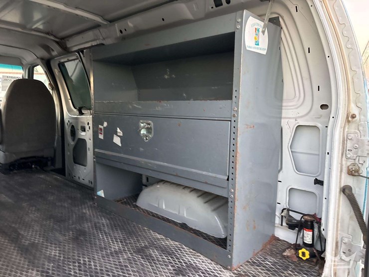 2004-ford-cargo-image-20