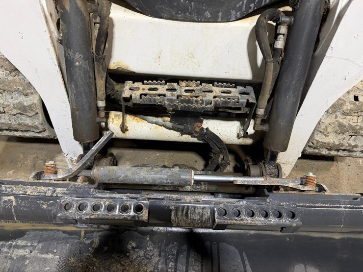 bobcat-t590-image-10