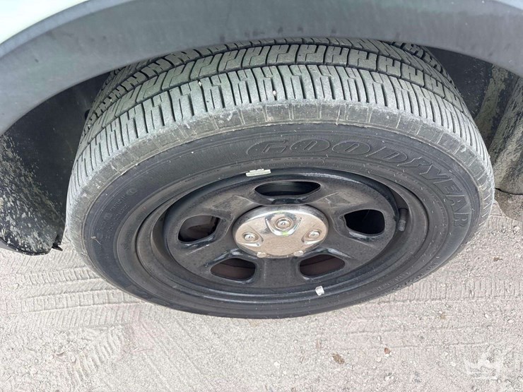 2019-ford-explorer-image-27