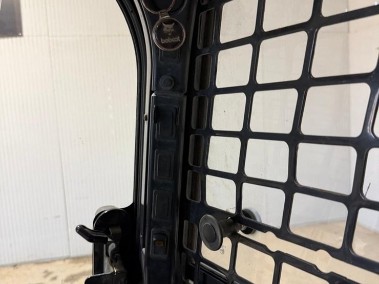 bobcat-t750-image-28