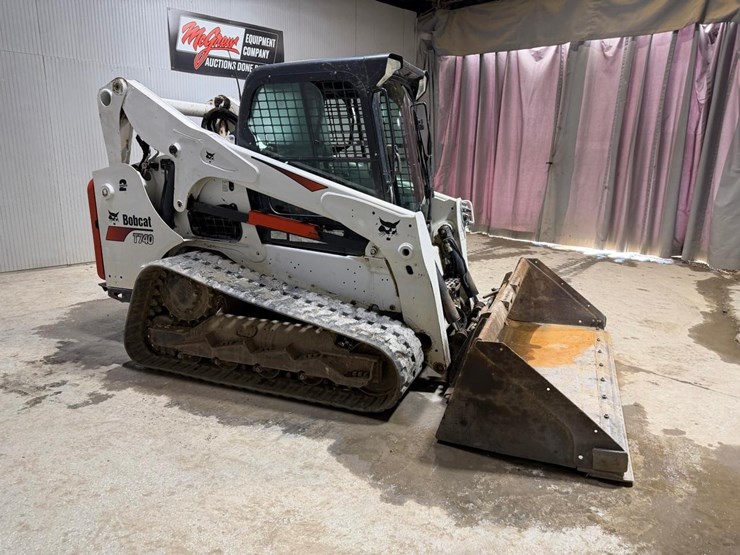 bobcat-t740-image-6