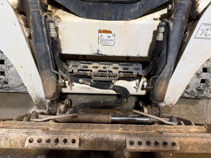 bobcat-t740-image-10
