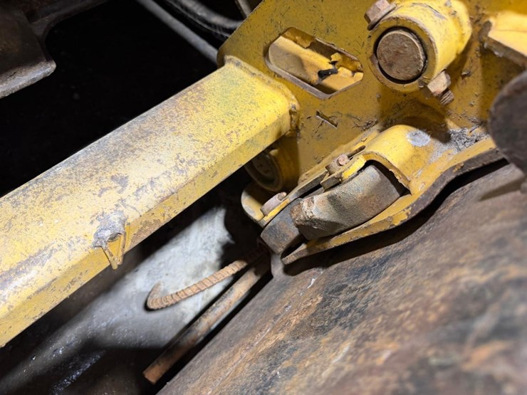 deere-ct332-image-12