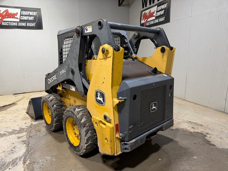 deere-318g-image-3