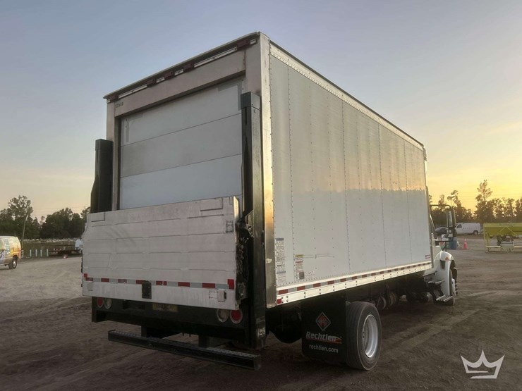 2018-international-durastar-4300-image-3