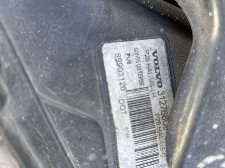 2010-volvo-xc90-image-10