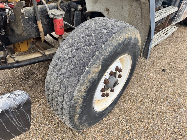 freightliner-fl112-image-22