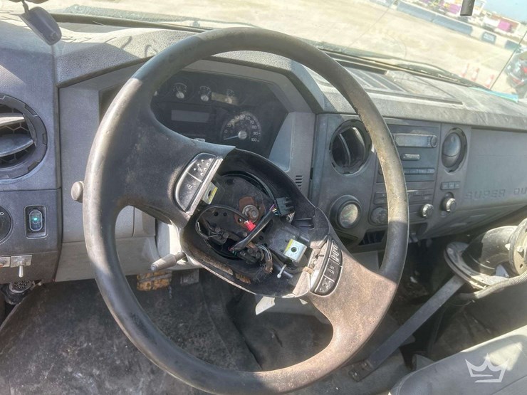 2011-ford-f750-image-17