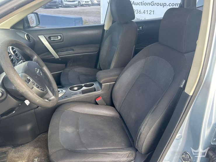 2015-nissan-rogue-image-13