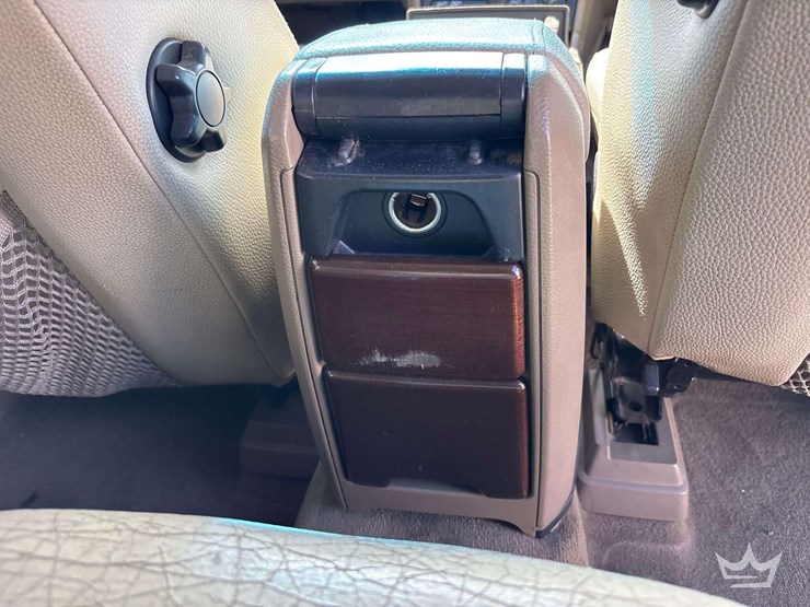 2010-volvo-xc90-image-22