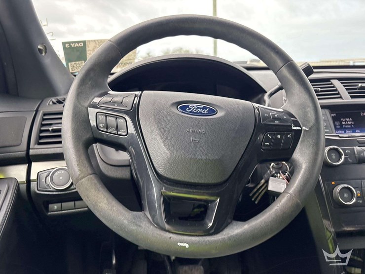 2019-ford-explorer-image-13