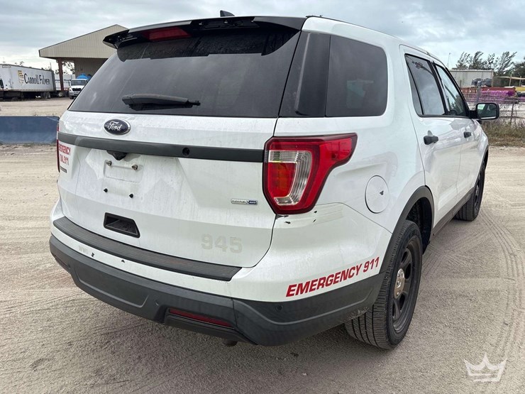 2019-ford-explorer-image-4