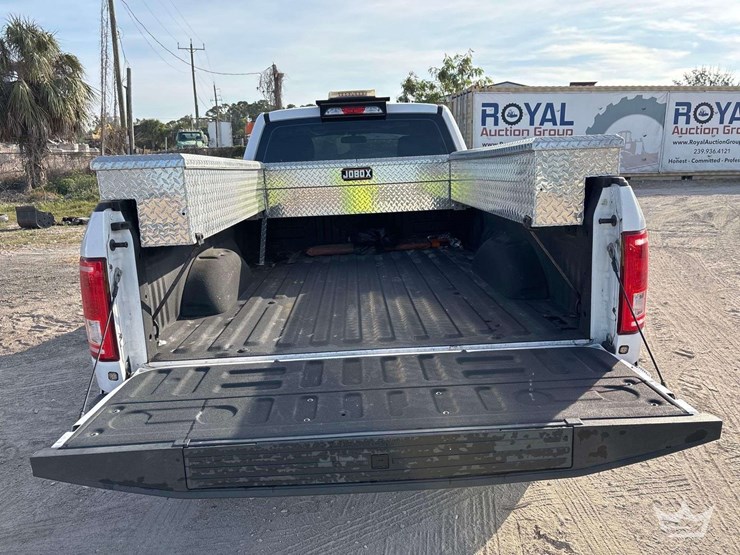 2017-ford-f150-image-19