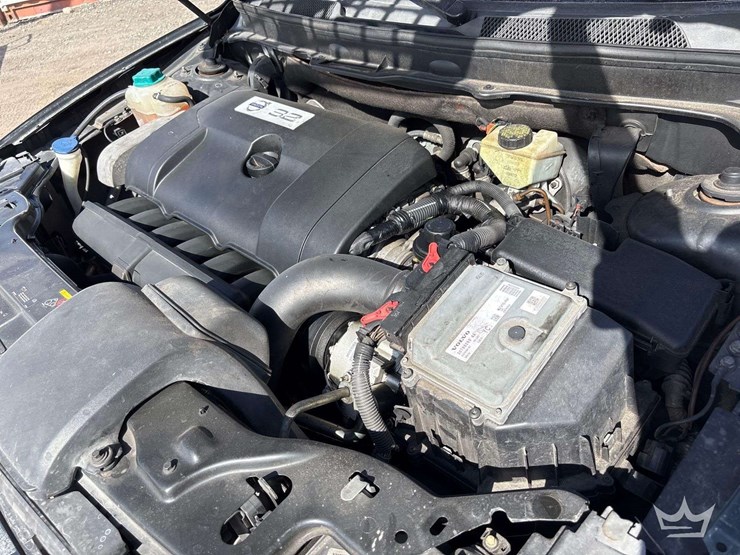 2010-volvo-xc90-image-8