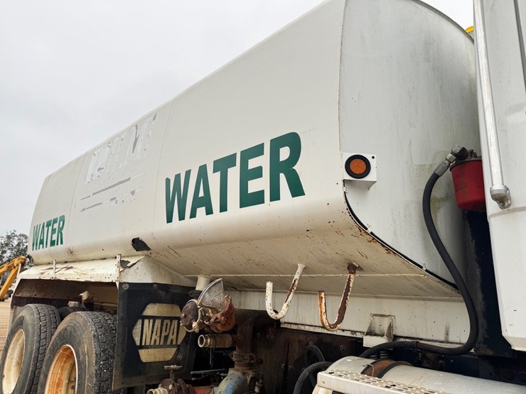 freightliner-fl112-image-26