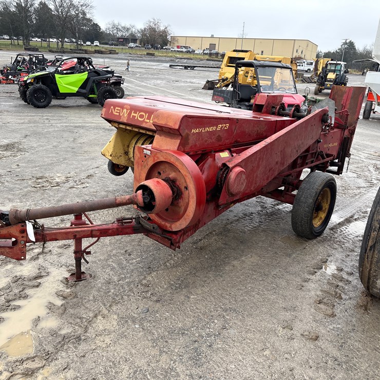 NEW HOLLAND 273