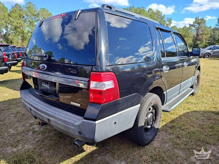 2016-ford-expedition-image-3