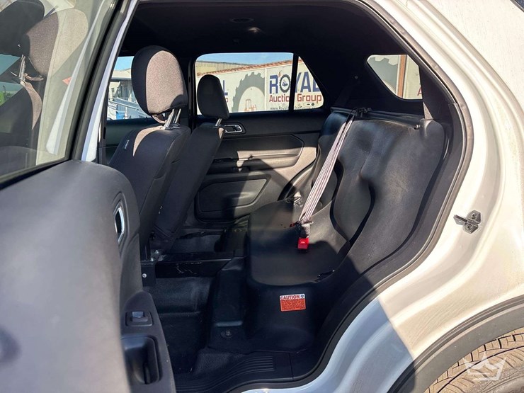 2018-ford-explorer-image-19