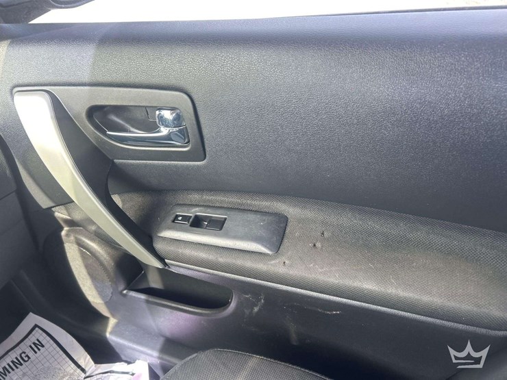 2015-nissan-rogue-image-21