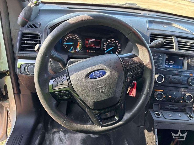 2018-ford-explorer-image-13