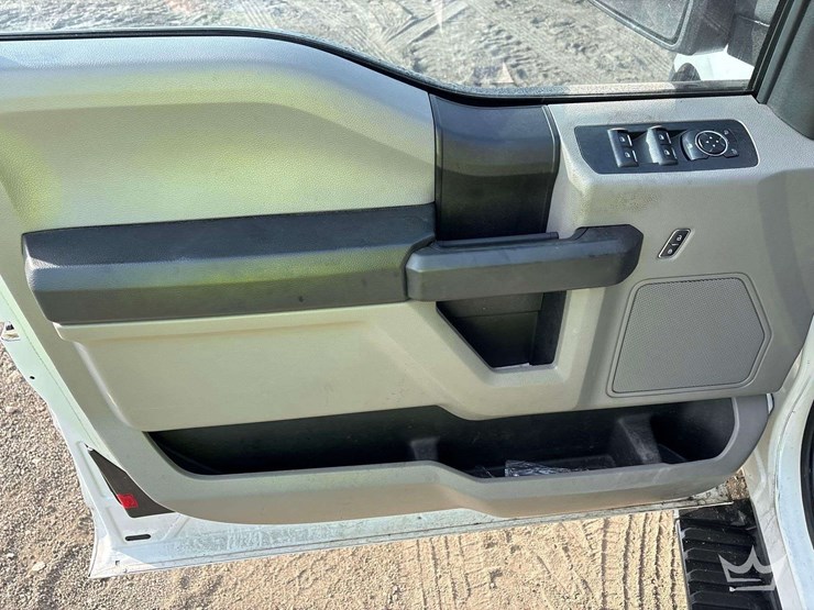 2017-ford-f150-image-18