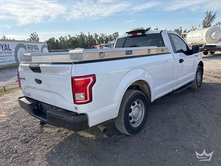 2017-ford-f150-image-3