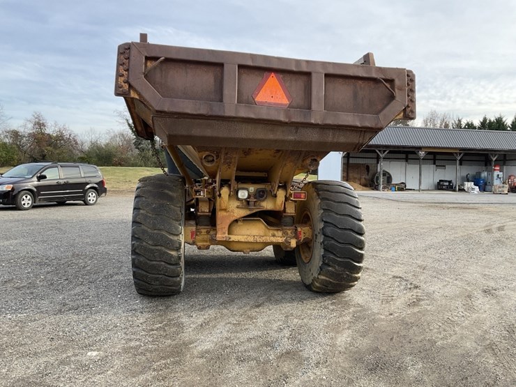 caterpillar-725-image-5