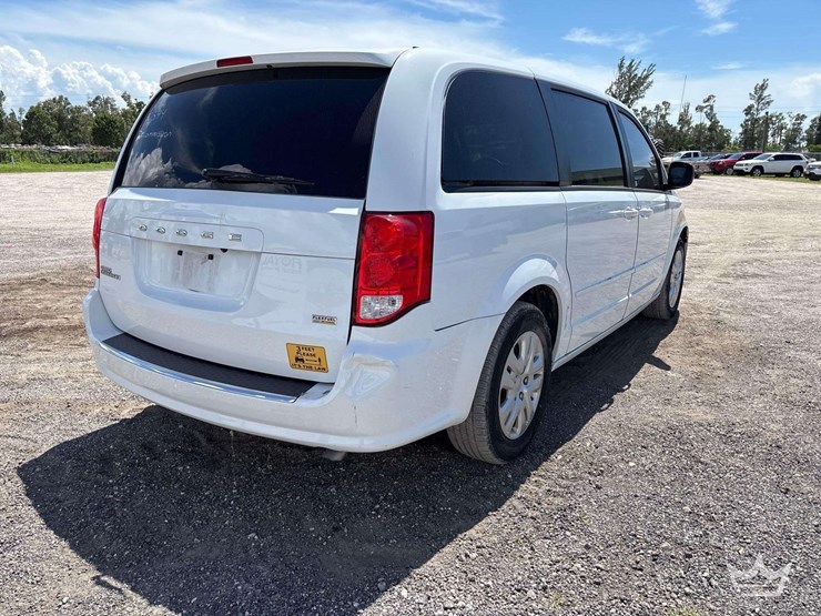 2017-dodge-grand-caravan-image-4