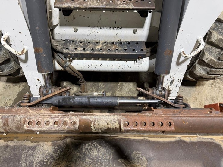 bobcat-s300-image-10