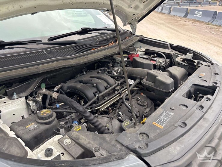 2019-ford-explorer-image-8