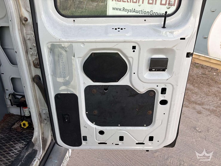 2004-ford-cargo-image-19