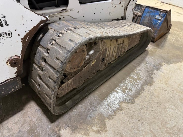 bobcat-t750-image-17