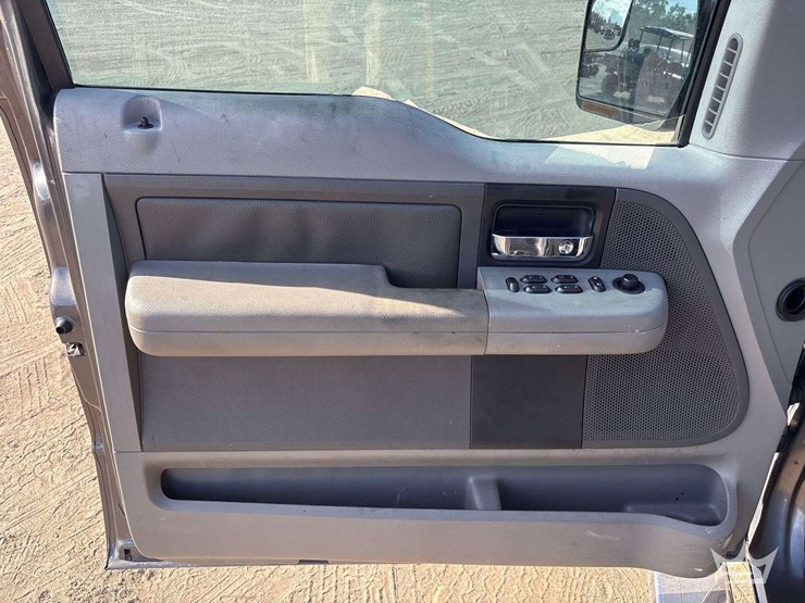 2004-ford-f150-image-10