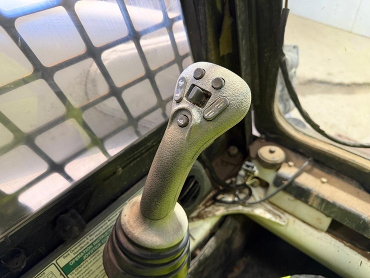 bobcat-s300-image-23