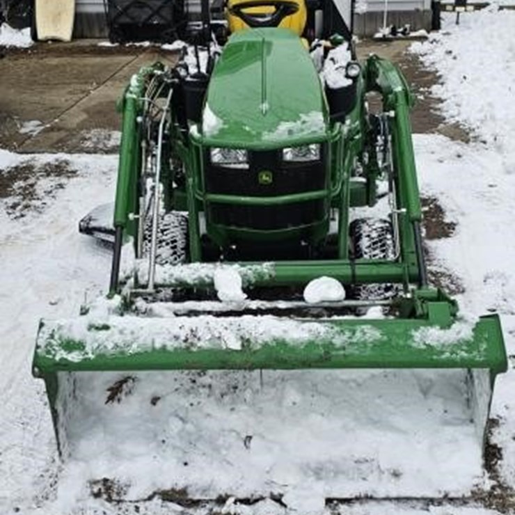 JOHN DEERE 1025R