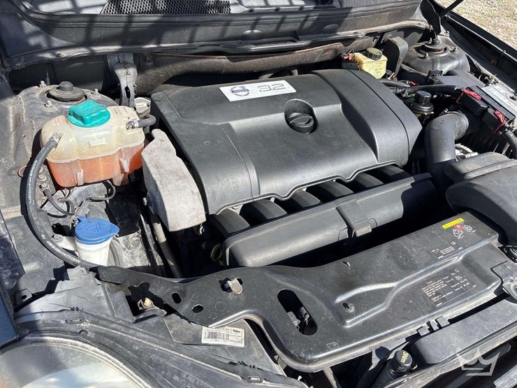 2010-volvo-xc90-image-7