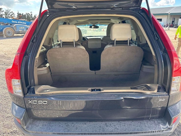 2010-volvo-xc90-image-25