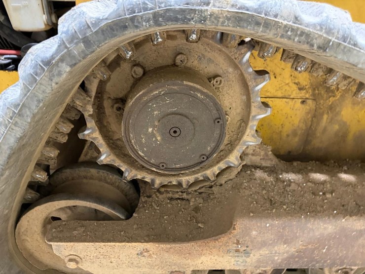 deere-ct332-image-21