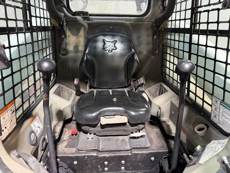 bobcat-t750-image-21