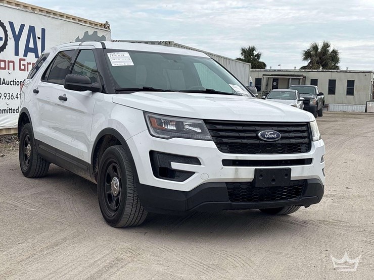 2019-ford-explorer-image-2