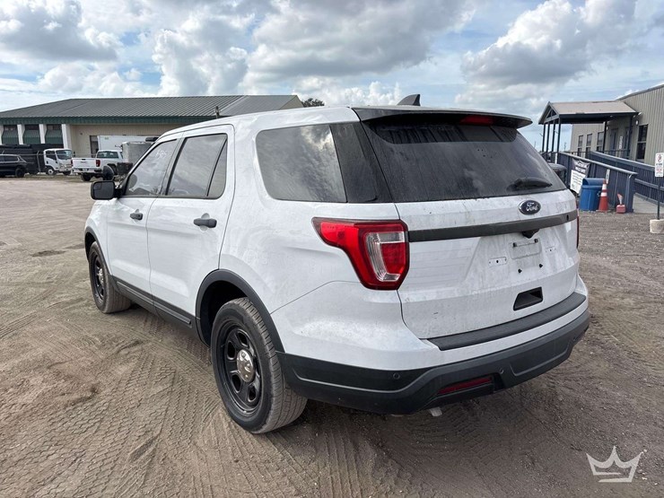 2018-ford-explorer-image-4
