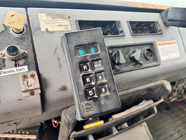 freightliner-fl112-image-18